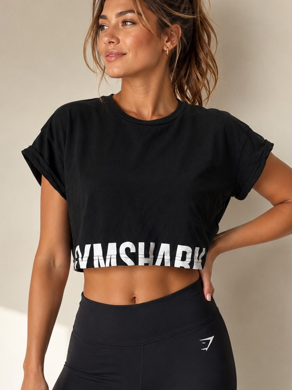 Gymshark Black Cropped Graphic Logo Athleisure Gym Workout T-Shirt size Small
